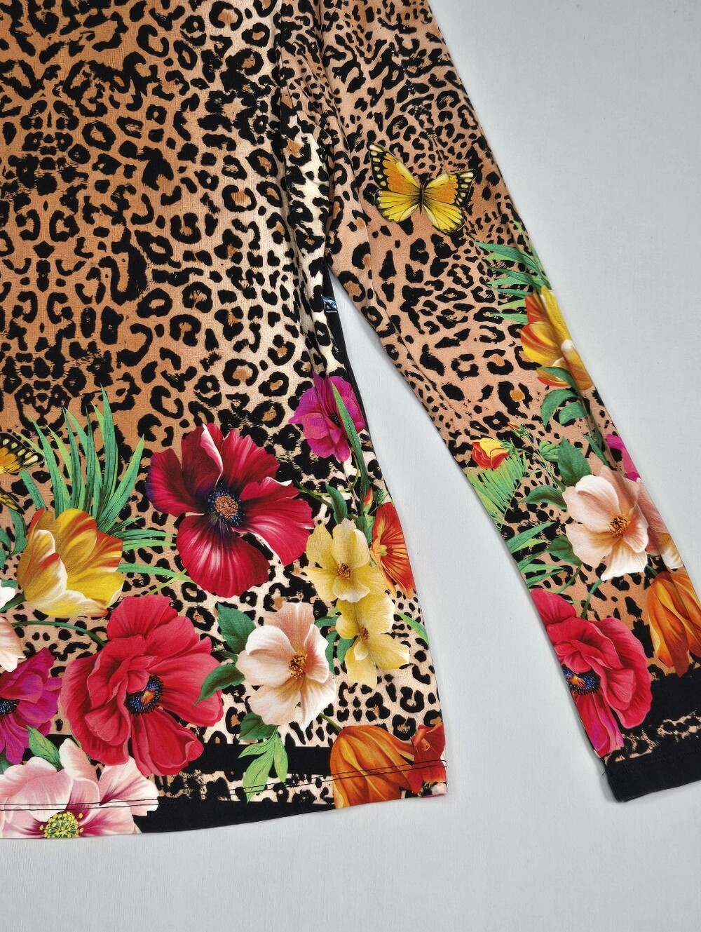 Johnny Was Knit Top Leopard Floral Butterfly Print Long Sleeve Size Medium - Picture 6 of 16